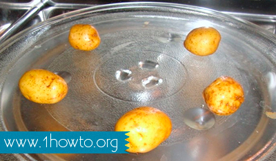 Baking Potatoes in a Microwave Oven